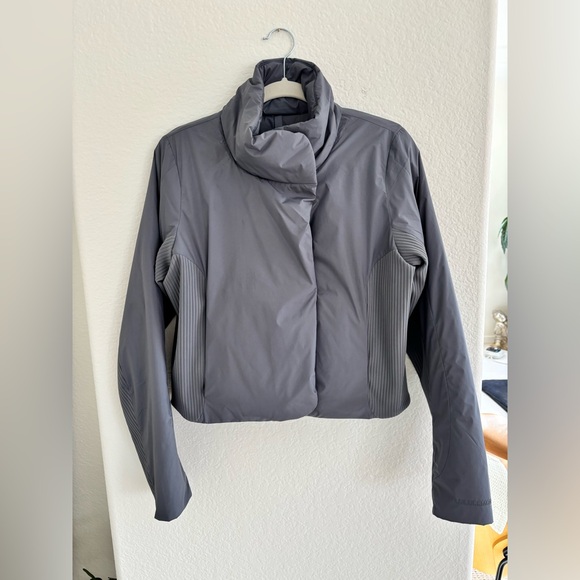 NWOT Lululemon athletica Sleek City Cropped Jacket Grey Oasis - Sz 8 - Picture 2 of 10